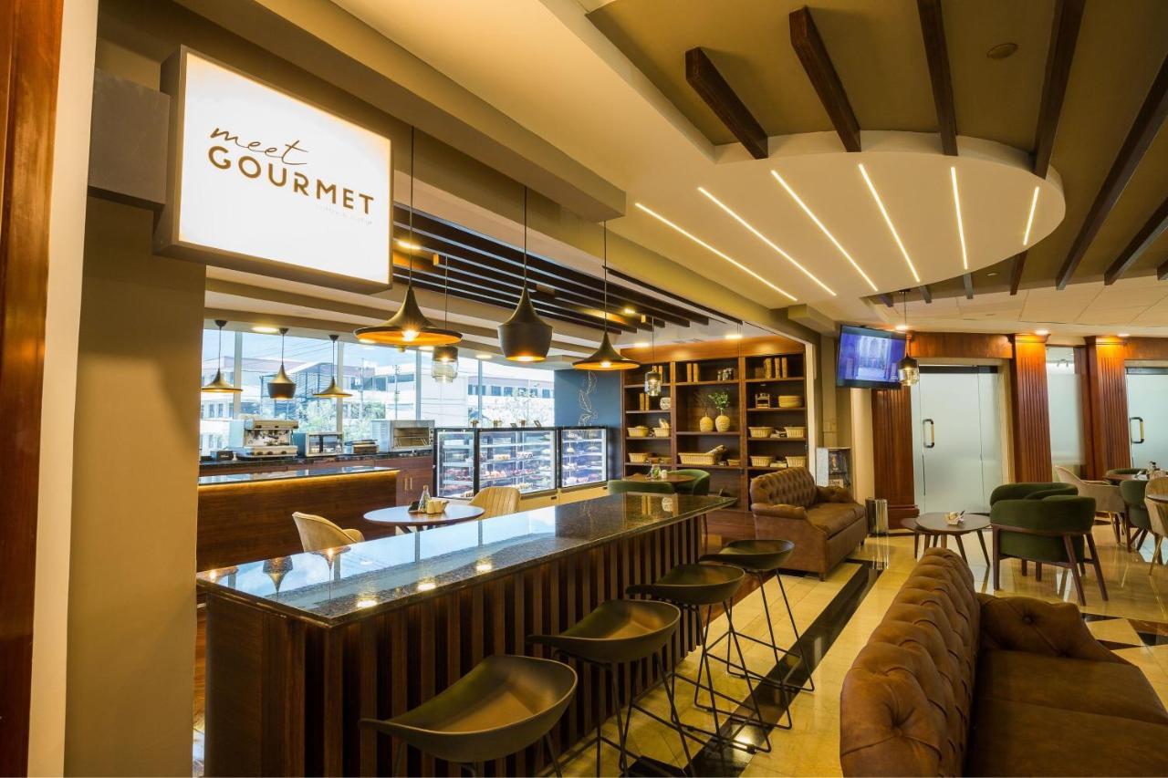 Jw Marriott Quito Hotell Exteriör bild